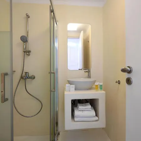 Executive Paros Villa: Beachfront Supreme With Private Pool * Ambelas