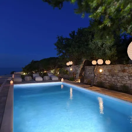 Executive Paros Villa: Beachfront Supreme With Private Pool Ambelas