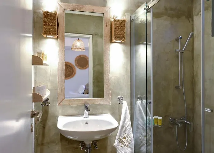 Executive Paros 5 Bedrooms Beachfront Supreme Beachfront Sea Views&private Pool Villa