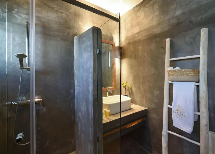 Executive Paros 5 Bedrooms Beachfront Supreme Beachfront Sea Views&private Pool *