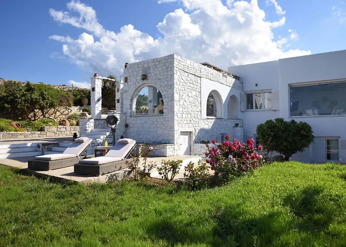 Executive Paros 5 Bedrooms Beachfront Supreme Beachfront Sea Views&private Pool Villa Ambelas