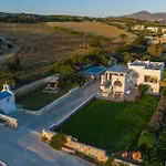 Vila Executive Paros 5 Bedrooms Beachfront Supreme Beachfront Sea *