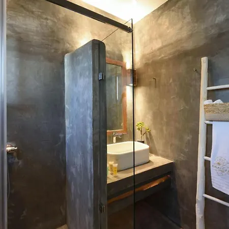 Vila Executive Paros 5 Bedrooms Beachfront Supreme Beachfront Sea Ambelas