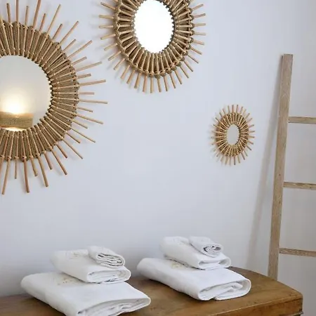 Executive Paros 5 Bedrooms Beachfront Supreme Beachfront Sea Vila