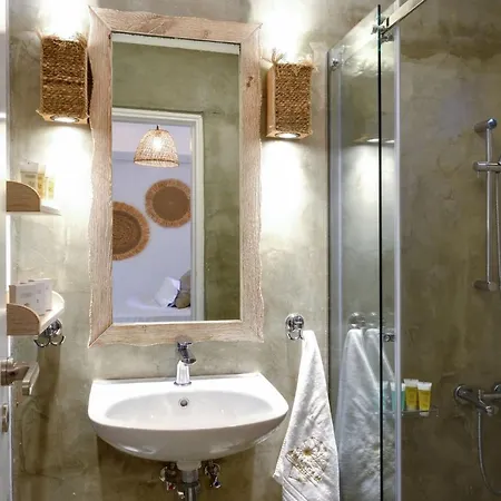 Executive Paros 5 Bedrooms Beachfront Supreme Beachfront Sea Vila