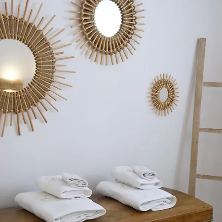 Executive Paros 5 Bedrooms Beachfront Supreme Beachfront Sea * Ambelas