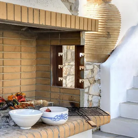 Executive Paros 5 Bedrooms Beachfront Supreme Beachfront Sea Vila *