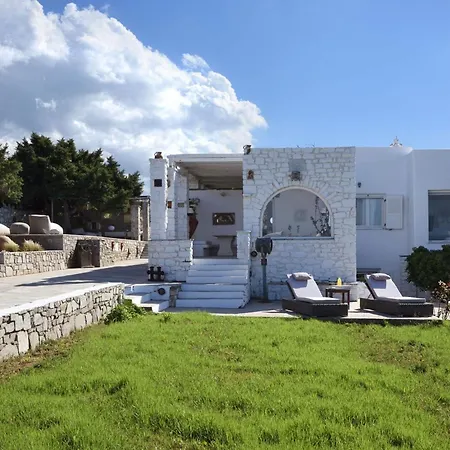 Executive Paros Villa: Beachfront Supreme With Private Pool