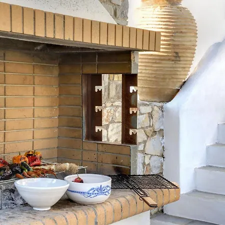Executive Paros Villa: Beachfront Supreme With Private Pool *
