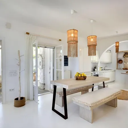 Executive Paros Villa: Beachfront Supreme With Private Pool * Ambelas
